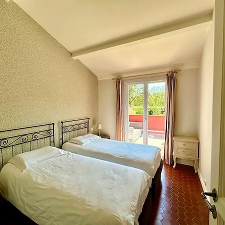 Holiday home Les Restanques Maison 9 Pins 3 Chambres